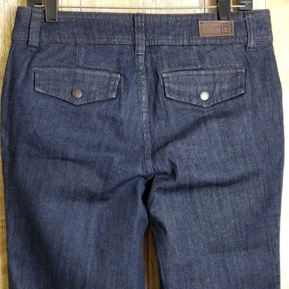 Liz Claiborne | Stretch Crop | Size 6 - Picture 6 of 6